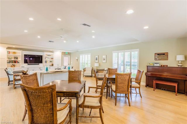 2203 Gulf Shore BLVD N E1, Naples, FL 34102