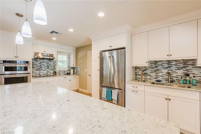 2203 Gulf Shore BLVD N E1, Naples, FL 34102