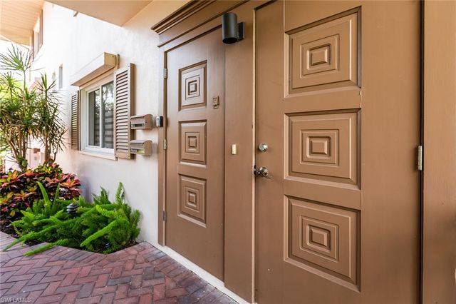 2203 Gulf Shore BLVD N E1, Naples, FL 34102