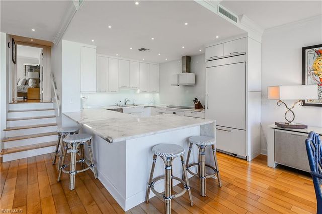 2203 Gulf Shore BLVD N E1, Naples, FL 34102