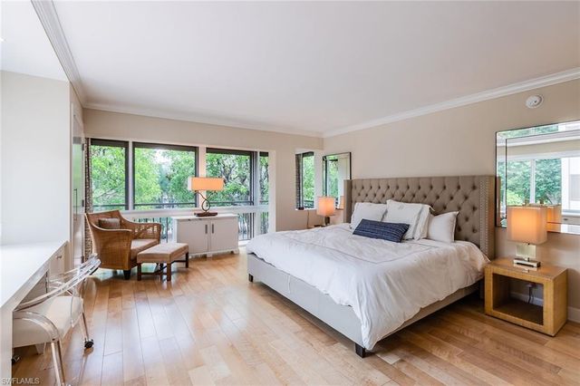 2203 Gulf Shore BLVD N E1, Naples, FL 34102