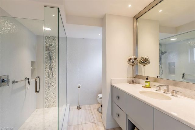 2203 Gulf Shore BLVD N E1, Naples, FL 34102