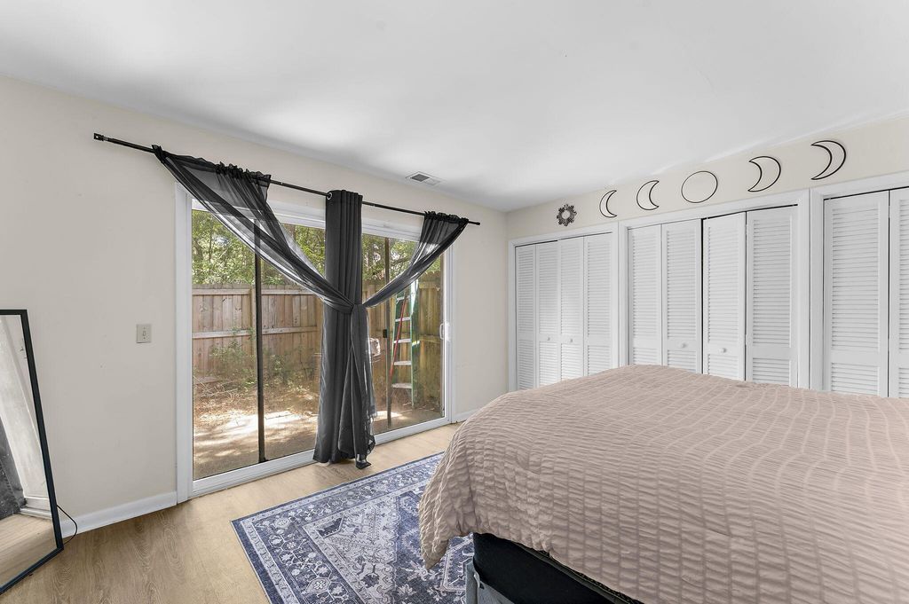 Image 16 of property listing at 105 Chattum Court, Summerville, SC 29485