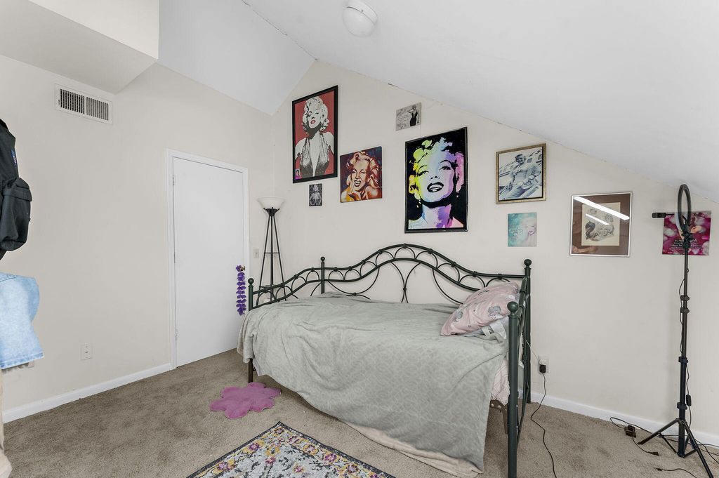 Image 26 of property listing at 105 Chattum Court, Summerville, SC 29485