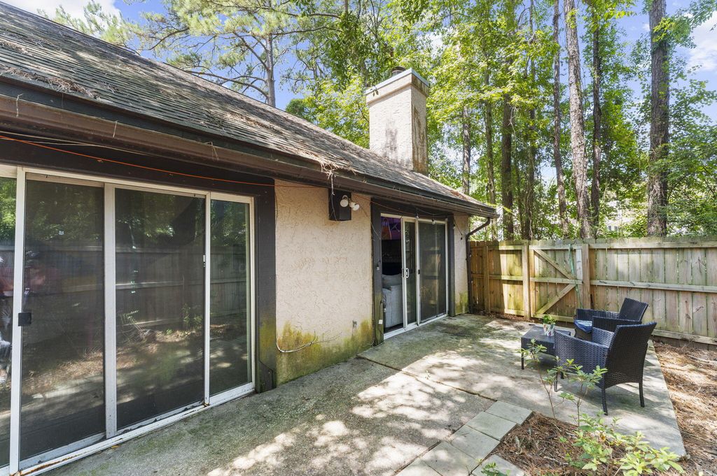 Image 30 of property listing at 105 Chattum Court, Summerville, SC 29485