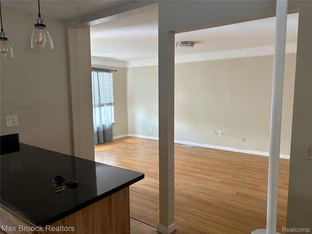 4829 WOLGAST Drive, Warren, MI 48092