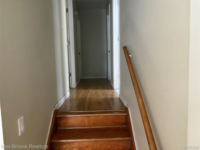 4829 WOLGAST Drive, Warren, MI 48092