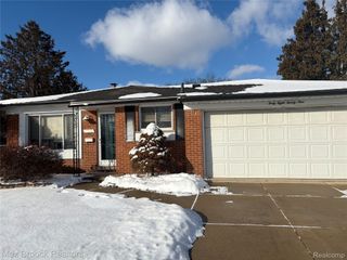 4829 WOLGAST Drive, Warren, MI 48092