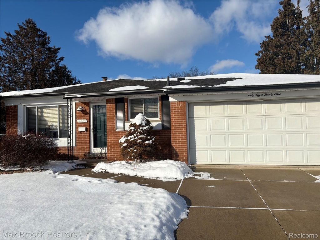 4829 WOLGAST Drive, Warren, MI 48092