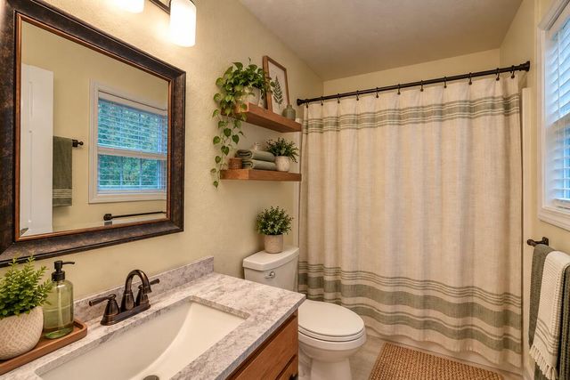 286 Walnut Lane, Blue Ridge, GA 30513