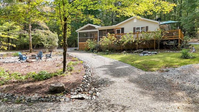 286 Walnut Lane, Blue Ridge, GA 30513