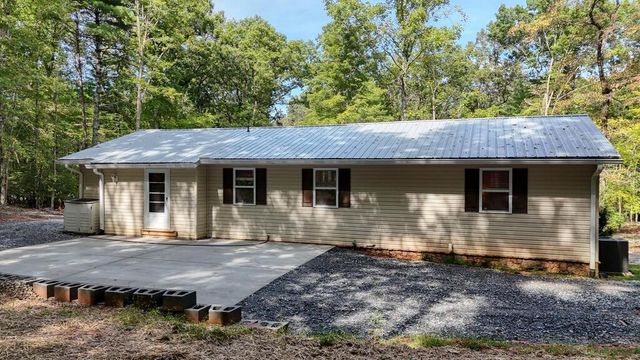 286 Walnut Lane, Blue Ridge, GA 30513