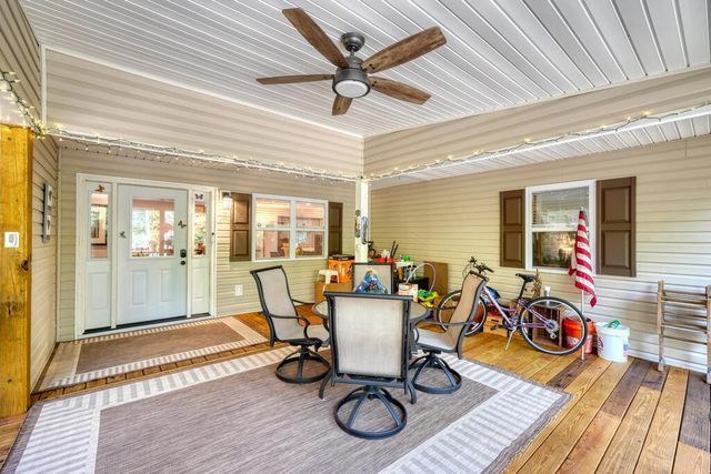 286 Walnut Lane, Blue Ridge, GA 30513