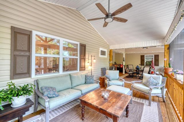 286 Walnut Lane, Blue Ridge, GA 30513