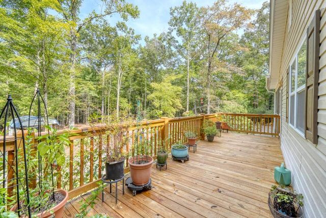 286 Walnut Lane, Blue Ridge, GA 30513
