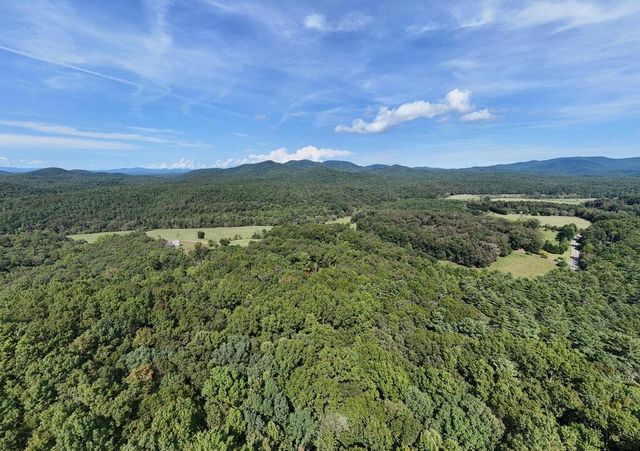 286 Walnut Lane, Blue Ridge, GA 30513