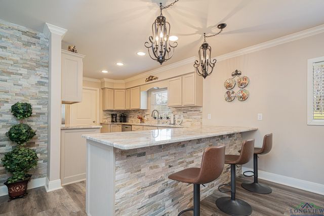 2118 W Lake Dr, Gladewater, TX 75647