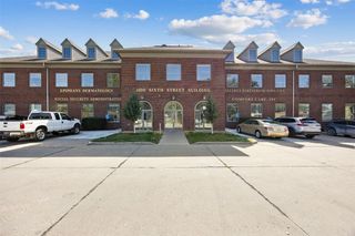 1100 6th St B1, Coralville, IA 52241