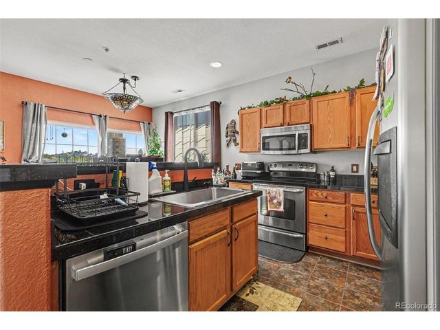 8952 Fox Dr 7-201, Thornton, CO 80260