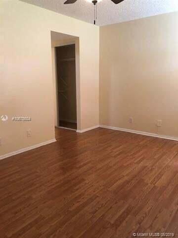 1911 Sabal Palm Drive 104, Davie, FL 33324