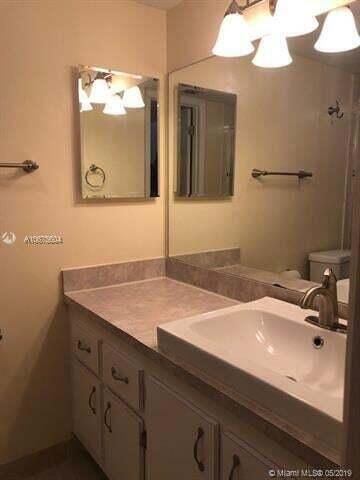 1911 Sabal Palm Drive 104, Davie, FL 33324