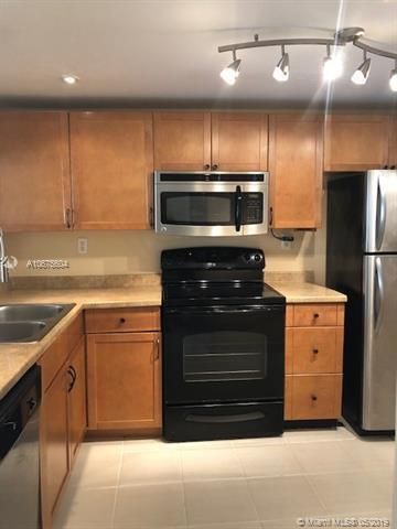 1911 Sabal Palm Drive 104, Davie, FL 33324