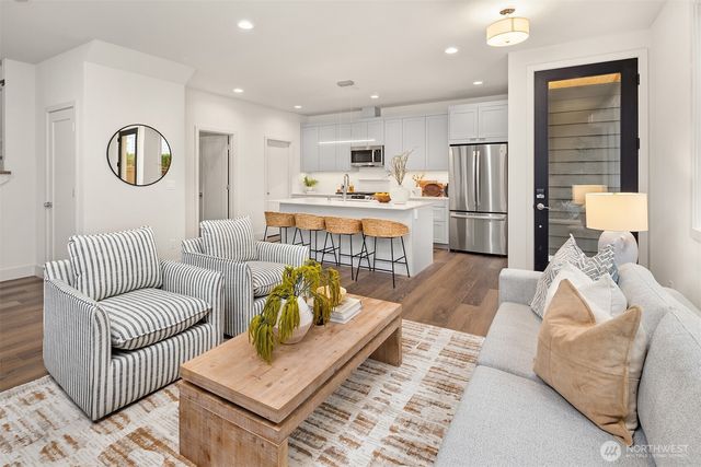 639 18th Avenue W, Kirkland, WA 98033