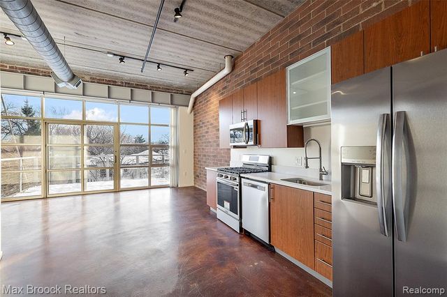 333 E Parent Avenue 28, Royal Oak, MI 48067