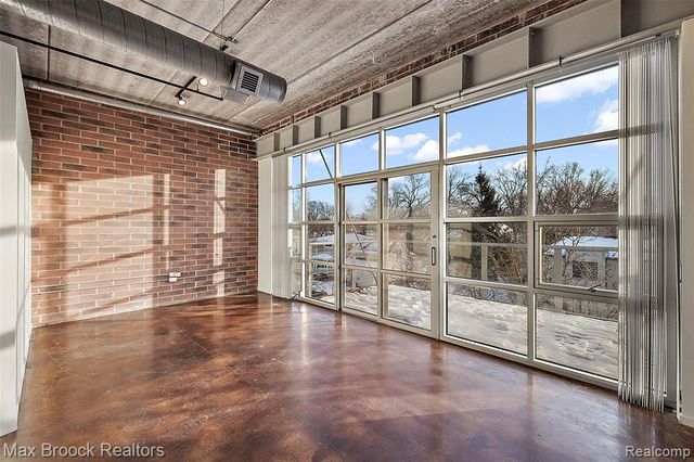 333 E Parent Avenue 28, Royal Oak, MI 48067