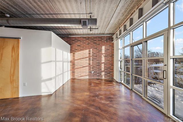 333 E Parent Avenue 28, Royal Oak, MI 48067