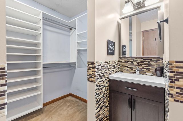 6099 Tosha Drive, Burlington, KY 41005