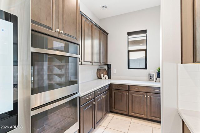 719 E Summerside Road, Phoenix, AZ 85042