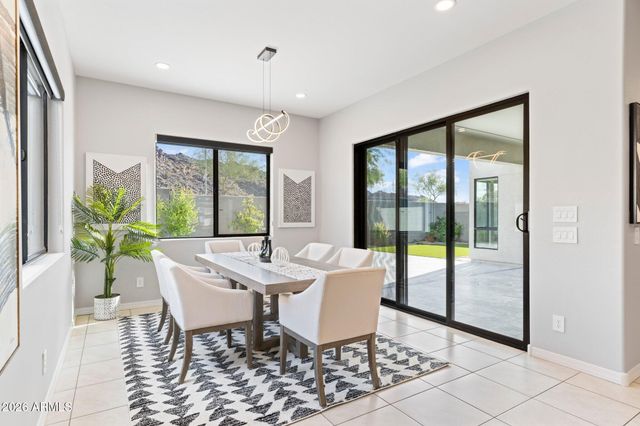 719 E Summerside Road, Phoenix, AZ 85042