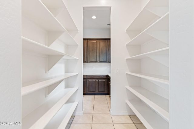 719 E Summerside Road, Phoenix, AZ 85042