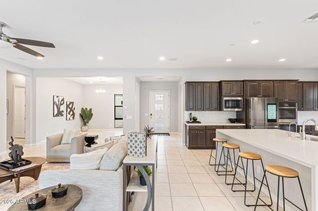 719 E Summerside Road, Phoenix, AZ 85042