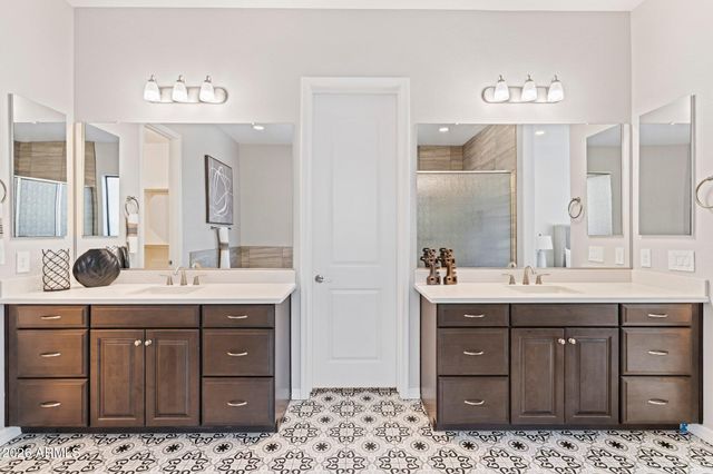 719 E Summerside Road, Phoenix, AZ 85042