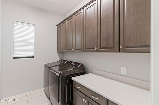 719 E Summerside Road, Phoenix, AZ 85042