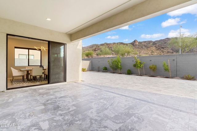 719 E Summerside Road, Phoenix, AZ 85042