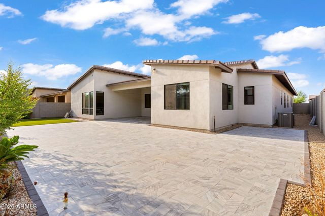 719 E Summerside Road, Phoenix, AZ 85042