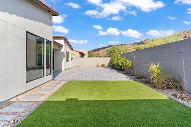 719 E Summerside Road, Phoenix, AZ 85042