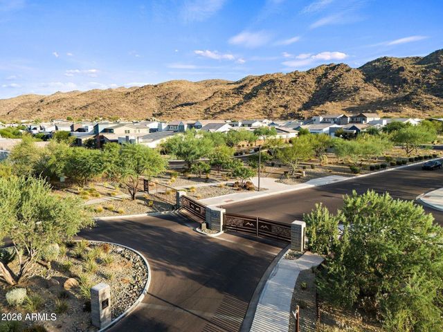 719 E Summerside Road, Phoenix, AZ 85042