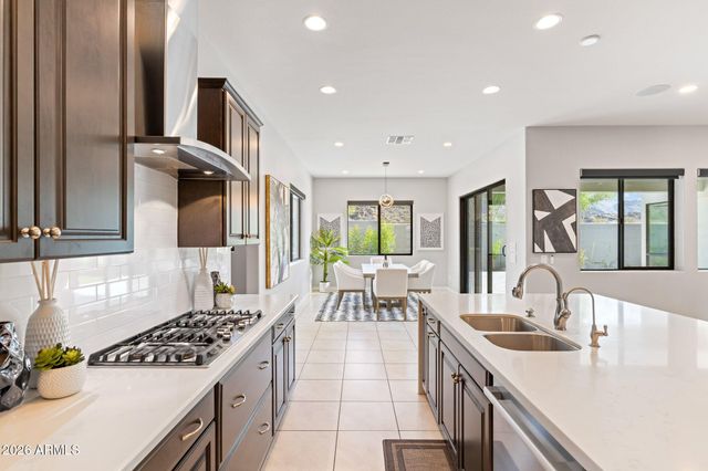 719 E Summerside Road, Phoenix, AZ 85042