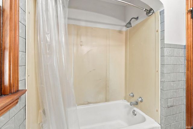 2305 Hiawatha Boulevard, Fort Wayne, IN 46809
