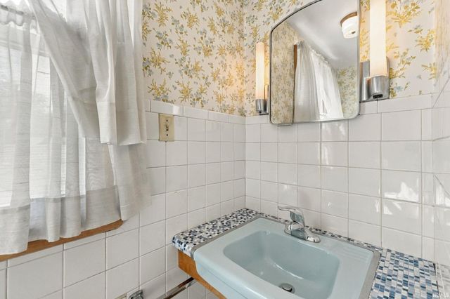 2305 Hiawatha Boulevard, Fort Wayne, IN 46809
