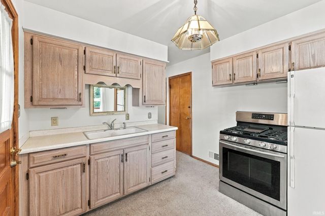 2305 Hiawatha Boulevard, Fort Wayne, IN 46809