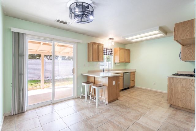 3702 Vinewood Drive, Anderson, CA 96007