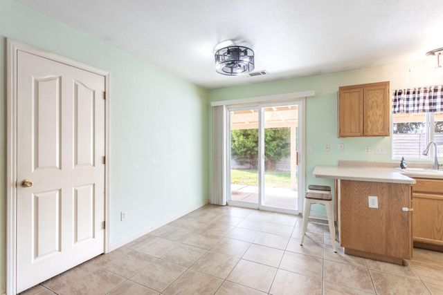 3702 Vinewood Drive, Anderson, CA 96007