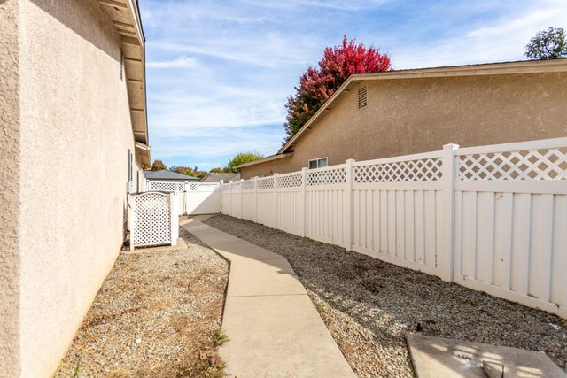 3702 Vinewood Drive, Anderson, CA 96007