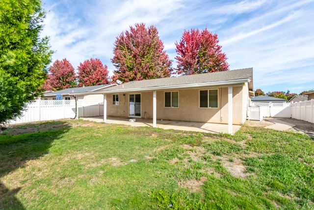 3702 Vinewood Drive, Anderson, CA 96007