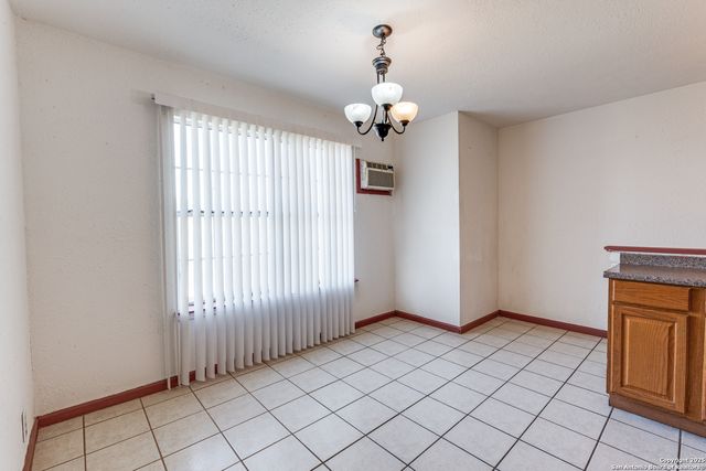 217 Cimarron, Floresville, TX 78114